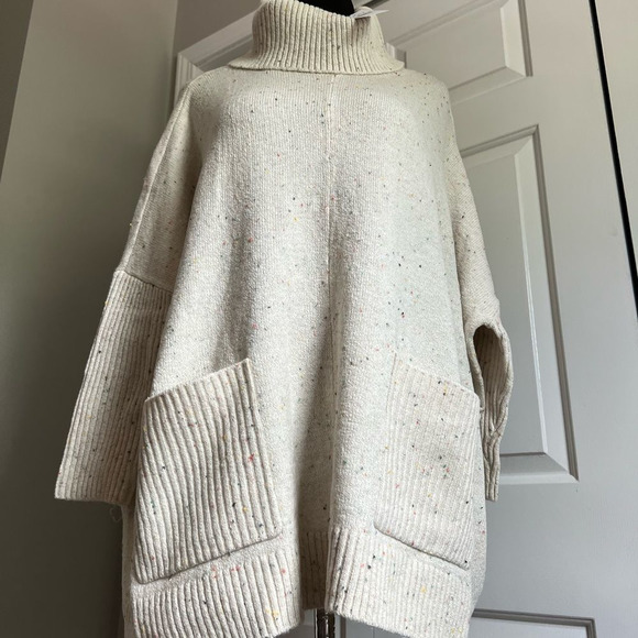 LOFT White Flecked Pocket Poncho Sweater - Picture 3 of 10